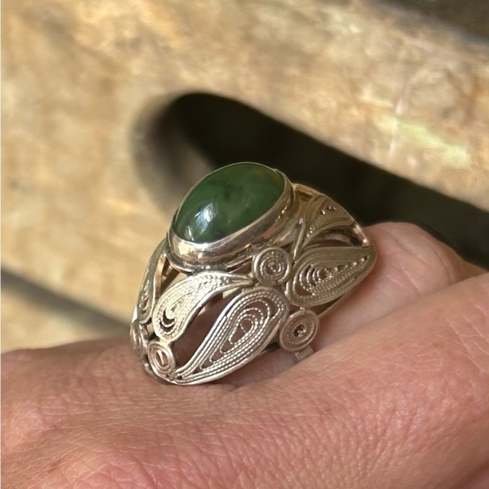 Antique Natural Jade Filigree Ring - Picture 7 of 12